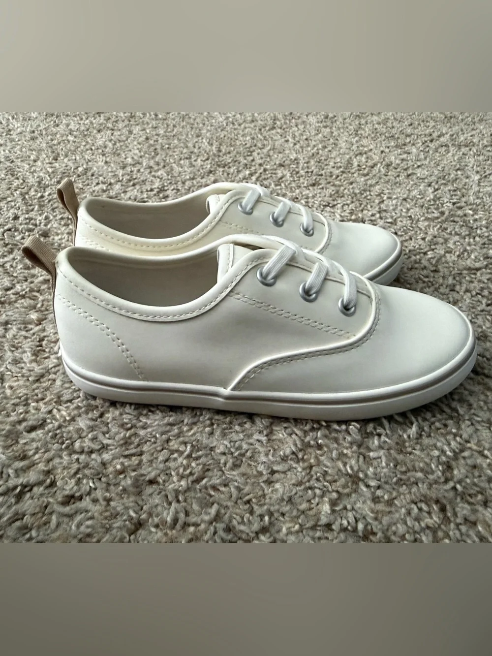 Old Navy Cream Low-Top Lace-Up Kids Sneakers